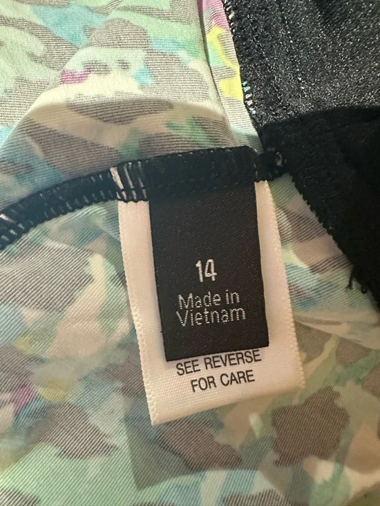 EUC Dana Buchman Black Swim Top with Green and Turquoise Leopard Accents Sz 14 - Picture 8 of 10